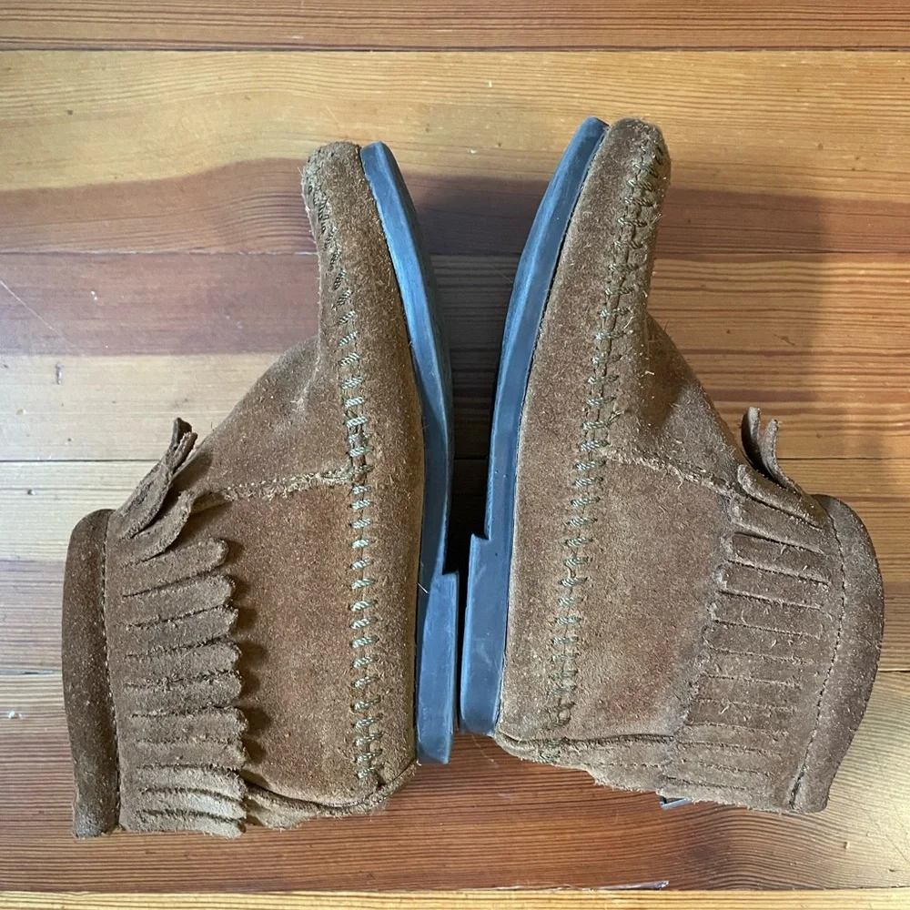 Minnetonka Brown Suede Fringe Boots back zip kids size 9